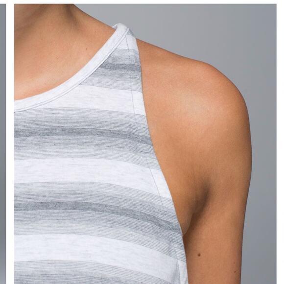 Lululemon Find Your Zen Tank Size 4 - Picture 11 of 12
